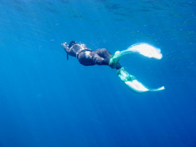 Nuotando nel blu